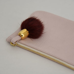 ouvrage-atelier-saint-loup-trousse-make-up-cuir-rose-1
