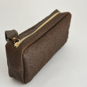 ouvrage-atelier-saint-loup-trousse-veau-crispe-1