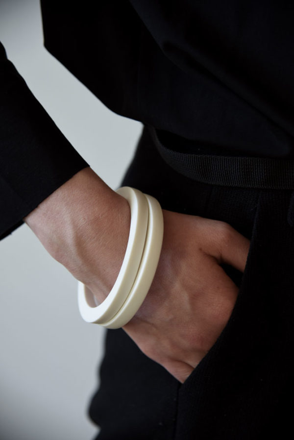 Vesna Garic bracelet porcelaine galerie boutique ouvrage aix en provence