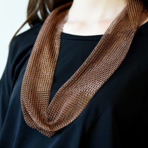Collier T2 Pascale Lion bijoux contemporrains maille galerie boutique ouvrage aix en provence