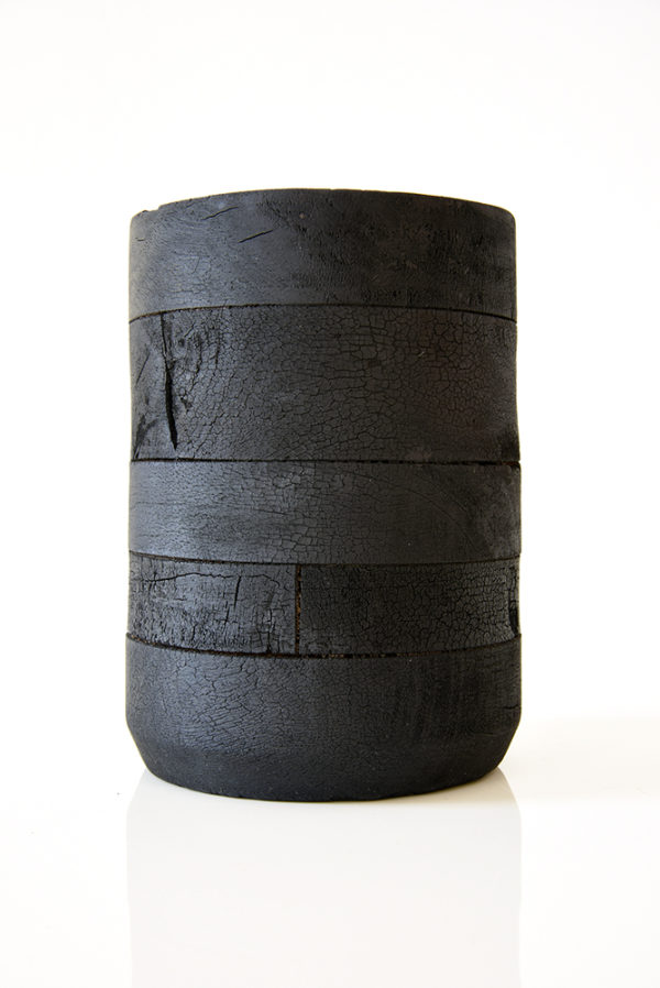 Vase cylindre Bois brûlé Sébastien Krier wabisabi galerie boutique ouvrage aix en provence
