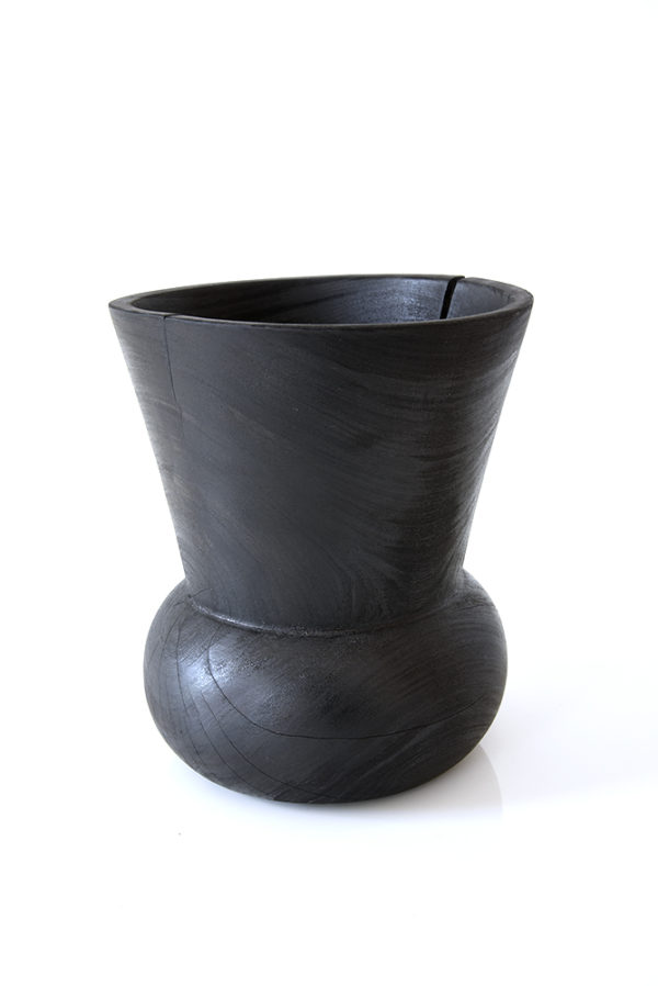 Vase boule Bois brûlé Sébastien Krier wabisabi galerie boutique ouvrage aix en provence
