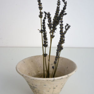 Cecile daladier vase pique fleurs